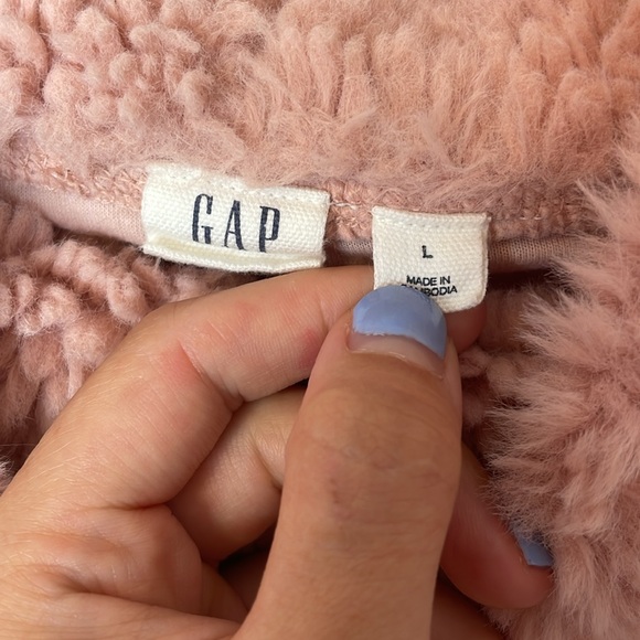 Gap Fuzzy Pink Sweatshirt Size Large - Picture 3 of 3